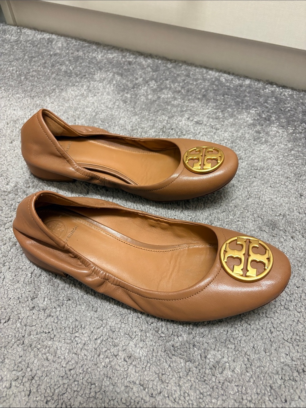 Tory Burch Cognac Leather Logo Ballet Flats size 8.5